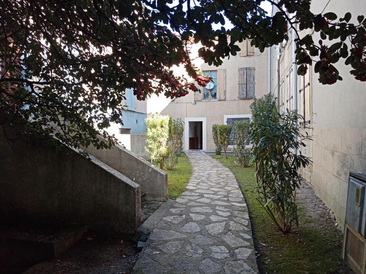 Studio Calme Apartment Carcassonne Bagian luar foto